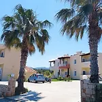 Διαμέρισμα Verano Oasis Apartment_near The Sea-free Parking Χερσόνησος